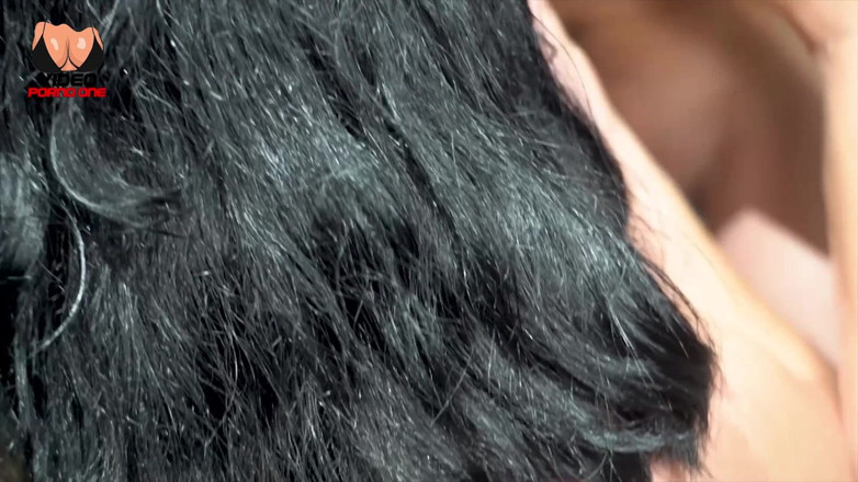 Video Porno One: Bu Ateşli Esmer, En Iyi Arkadaşının Adamıyla Jakuzide Bunu Yapmak...
