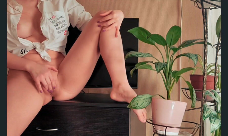 MiniFoxxx: युवा छात्र अपने शिक्षक के बड़े लंड का सपना देखता है