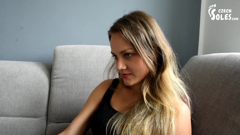 Czech Soles - foot fetish content: Hamba perempuan dihina dan dijadikan kaki puan
