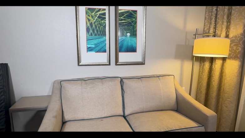 Lora Cross: Lora и Misty Addams поднимают и несут лесбийский трах