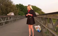 Seksi yeni topuklu ayakkabılarımla teşhir