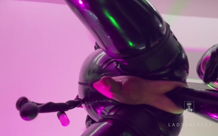 Lady Valeska femdom: Suspenso e fisted