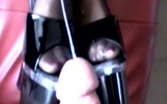 Master of porn: Cum sobre mis nuevos tacones altos