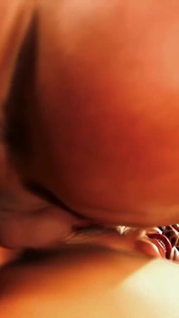Děvky hladové po mrdce Eva Angelina a Tiffani Digivanni mrdají v náložích