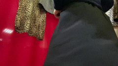 Elena: Grande pancia e culo enorme nel camerino. Vuoi guardarmi?