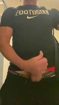 Jockdad87 Is Horny in the Bathroom Again