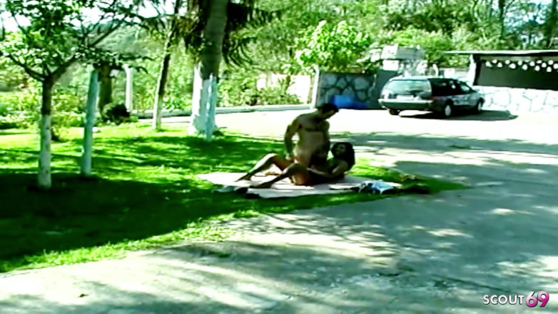 Shemale TS Collection: Kerel heeft voor het eerst seks met een Latijnse shemale...