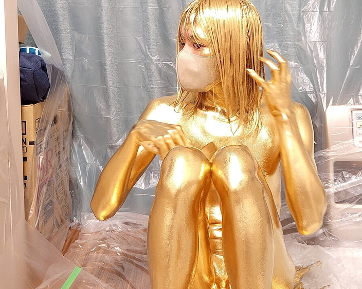 ayayan578: Zlatá barva na tělo