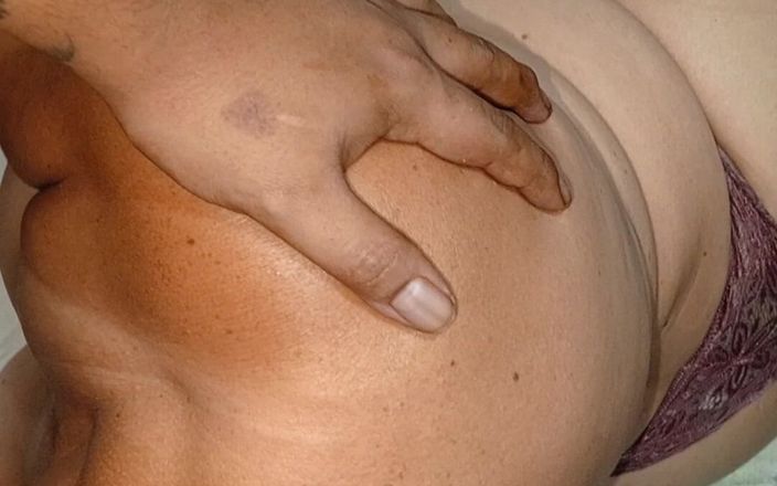 Milfta boohot: Sex oral al unei bunici vitrege perverse care o oferă...