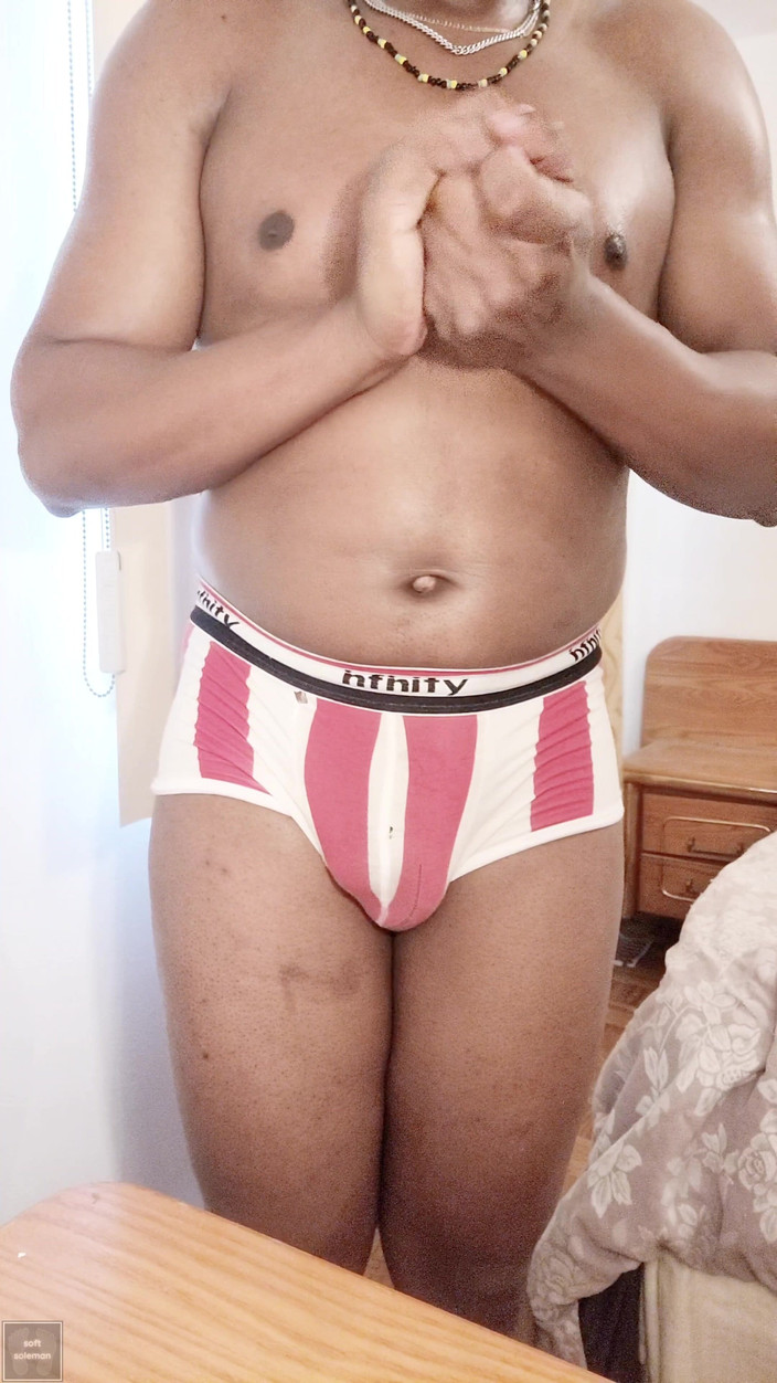 Soft Soleman: I Apply Lotion on My Smooth and Soft Body (2025)