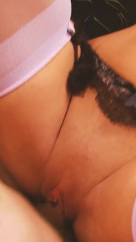 Gemmas Partyszene-2 trio von MILFs in dessous, dicken titten, eine orgie in der Disco haben