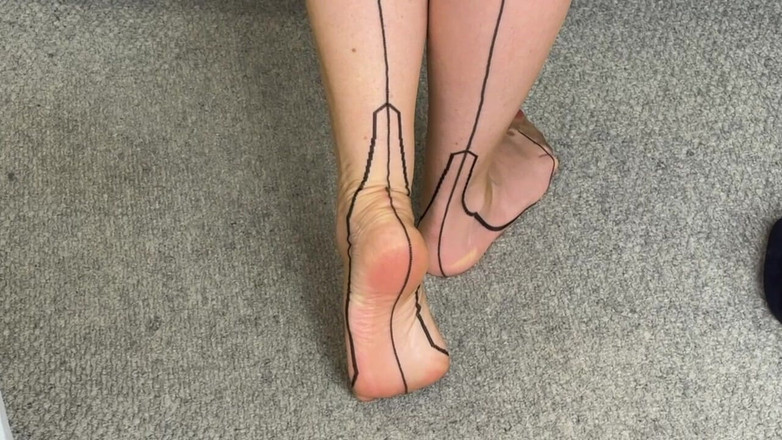 Aunty Sandra vintage girdle queen: Vgq21 La Zia Sandra Si Veste per Un Incontro