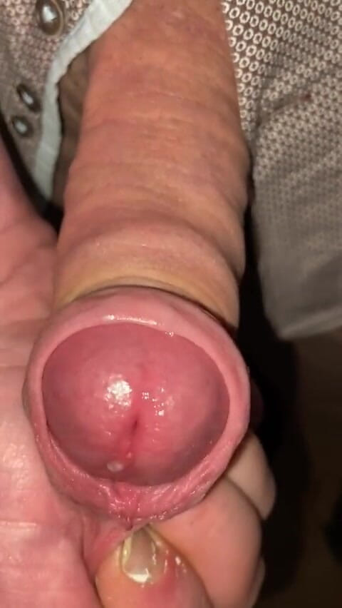 Foreskinguy: Unbeschnittener cumshot in seine eigene vorhaut