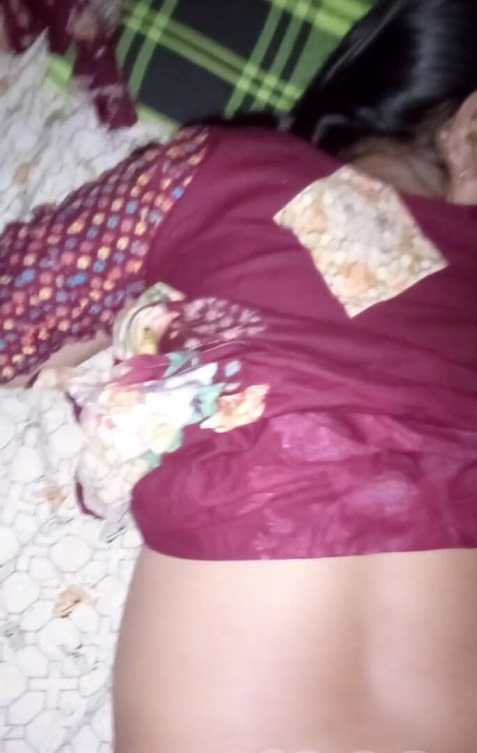 Angel Surovi Lata: Ohne Courrent Bhabhika Gorme Guske Bhabhiko Codai Kiya.