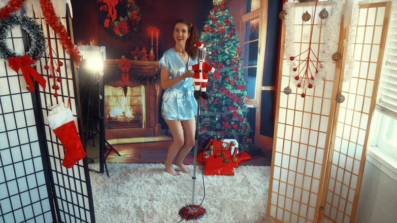 Piper Blush: Santa Claus Is Comin' to Town