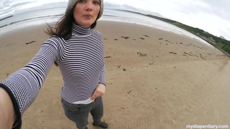 Faye Taylor: Fóssil de dinossauro fazendo na areia