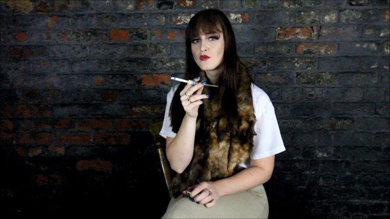 Vivienne l'Amour: Vivienne l'amour - Fettish Fumando