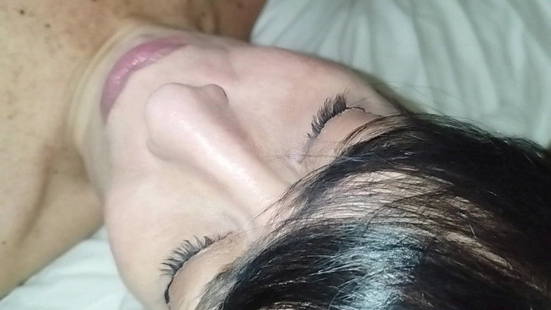 MaturecoupleVe: Isteri cantik saya dalam pakaian dalam merah jambu