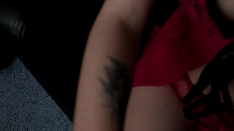 Eva Deva: Фетиш рук і вен, тобі подобаються мої вени на моїх руках