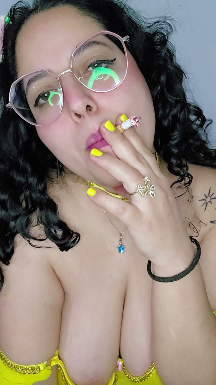 Babyluna939: Eddie Queens Ft. Babyluna939 - Princesa Belle fumando fetiche, boquete de...