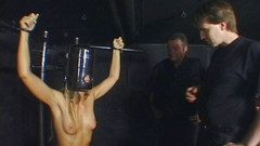 Absolute BDSM films - The original: Dominující drobná v kleci
