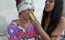 Palmas Records Trans: Cachonda trans jugando con un delicioso plátano. Parte 1