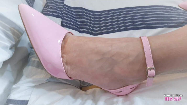 Your Fantasy BBW Milf: Stepmother Jane on Her Bed in High Heels