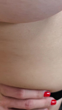 Bisexuální manžel sdílel svou manželku s přítelem. Trojice. Mmf. Strapon Pegging. Celá scéna. Díl 12021