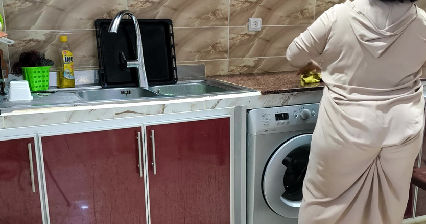 yousra egyptian bbw: Mısırlı sharmota mutfakta amını ıslatıyor Arap büyük kadın