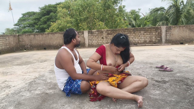 Sona bhabhi: Bhabhi Bengali India yang cantik berkongkek luar biasa di atas...
