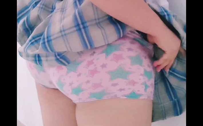 Emily-Chan: Nevlastní dcera je ošukaná svým nevlastním otcem ve svém pokoji