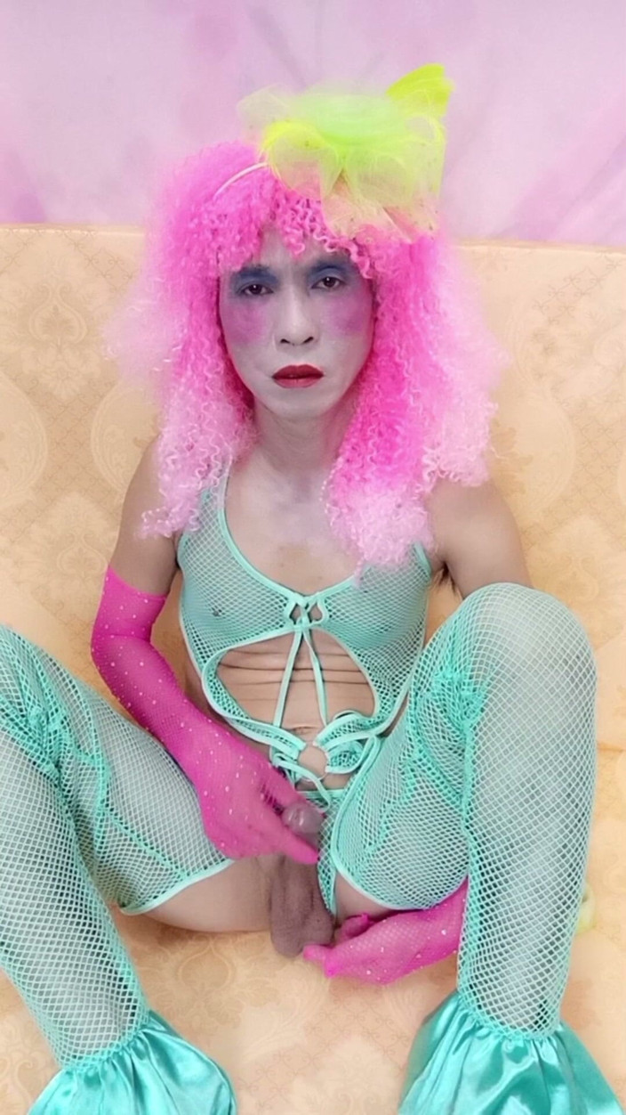 nguyen dang thien tri: Oanh Le Transgender Wearing Sexy Clothes Porn Cucu Too Much...