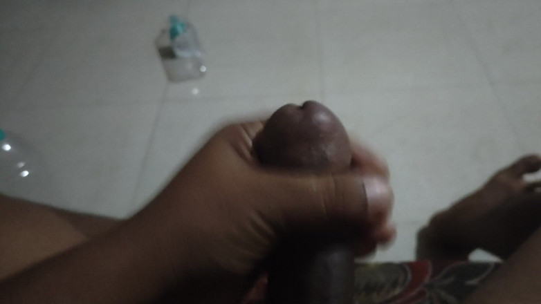 Desiboy01122: Extrémní velký penis masturbuje