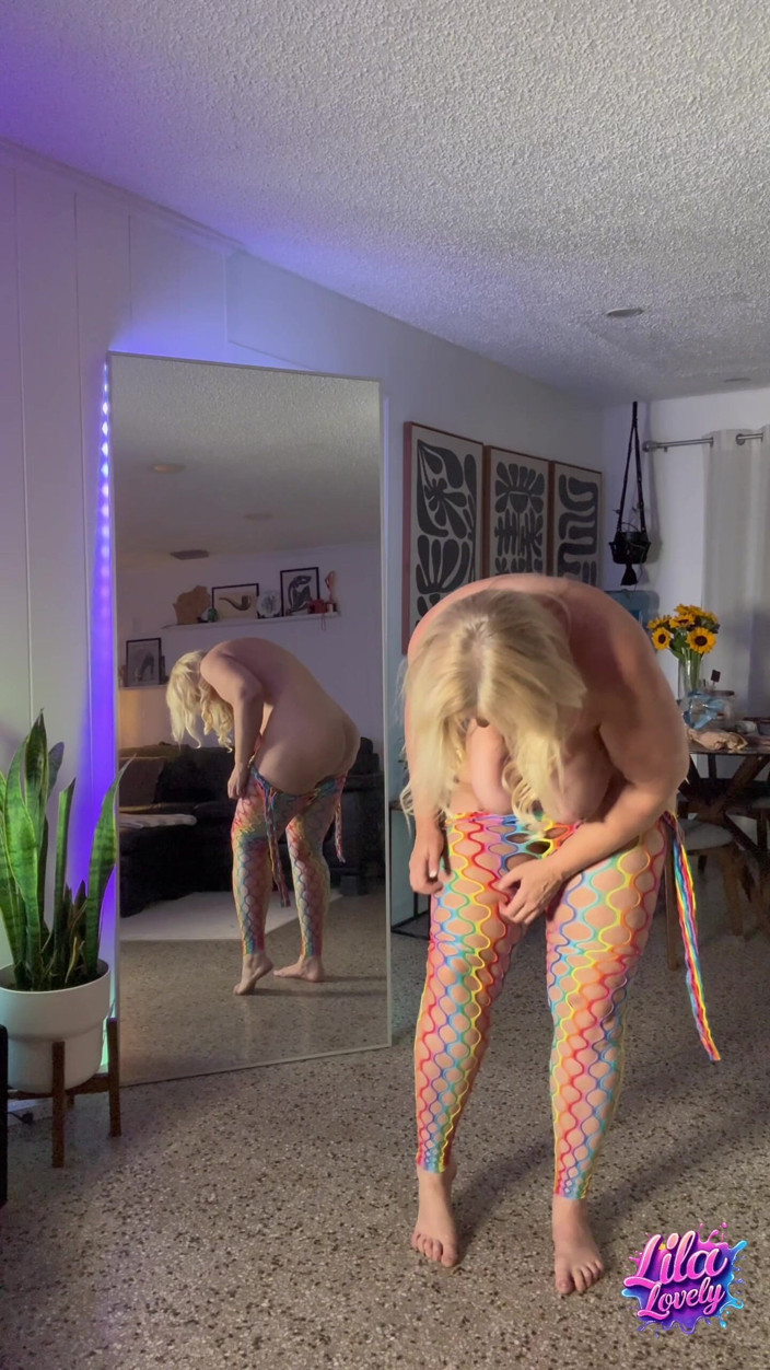 Lila Lovely: Tetona milf wishlist prueba de recorrido: bodys y medias sin...