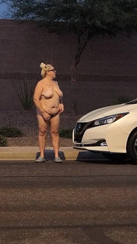 Gruba Żona BBW Uwielbia Się Popisywać I być Nago W Miejscach Publicznych!