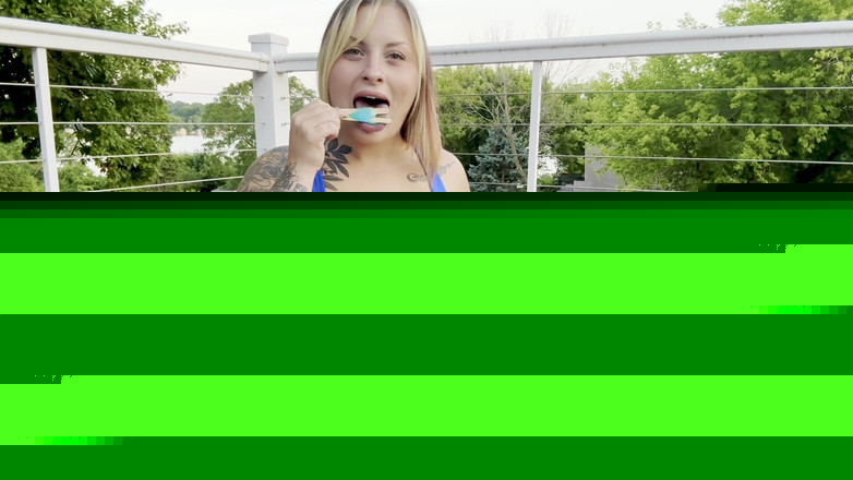 Chandler Knight: Bikini Bombpops