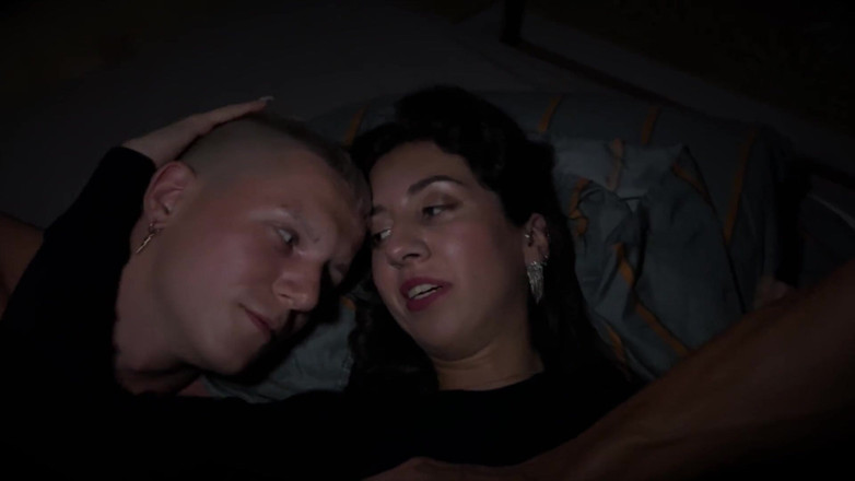 Falcon Al straight porn: Cuckold olizuje semeno nevěrné manželky – kundička naplněná mužským spermatem