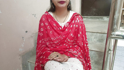 Saarabhabhi6: 德西继兄弟和继妹真正的性爱抚摸小鸡巴，然后被舔阴户