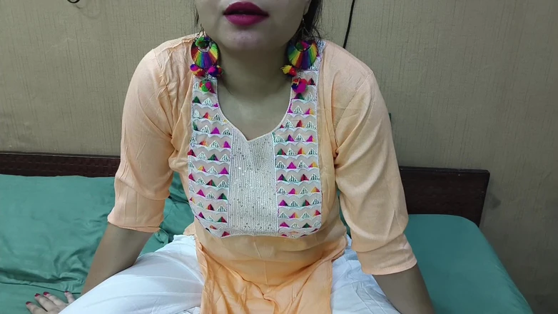 Saarabhabhi6: 最高のインドのトライパルXビデオ、インドのホットな継母は彼女の継息子、サーラバビセックスビデオに犯されました