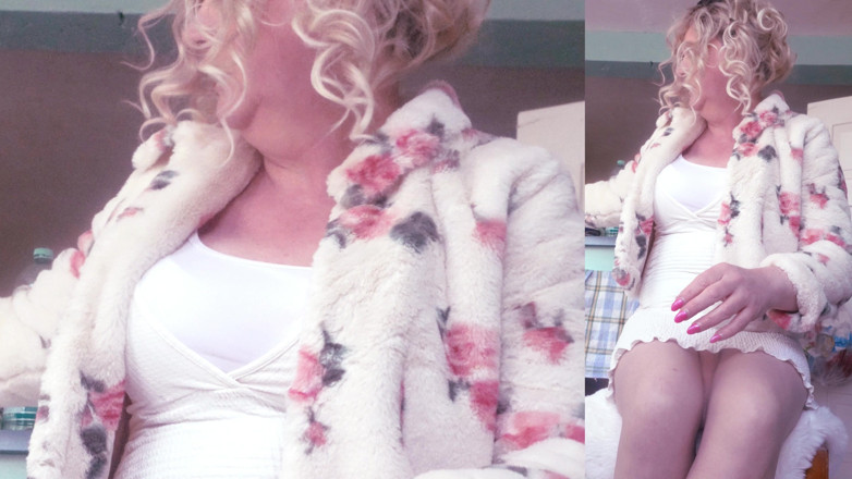 Trans fur bitch: Futa-furbitch Shows Big Tits and Cock in Her Kitchen
