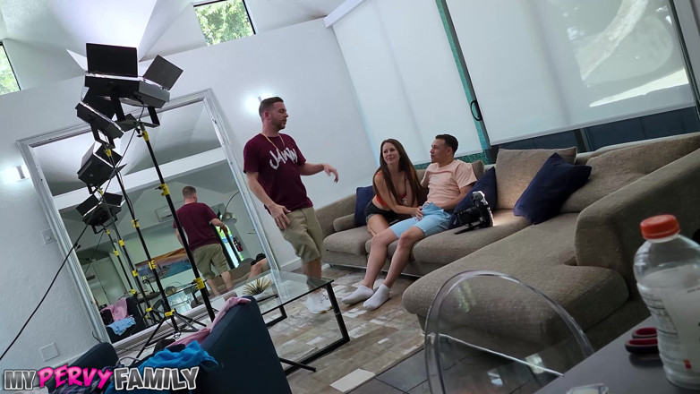 My Pervy Family: Mypervyfamily - în culise cu Justine Jakobs &amp;Johnny Love!