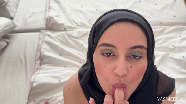 Yasmeena Ali: Hijabi błaga o spermę