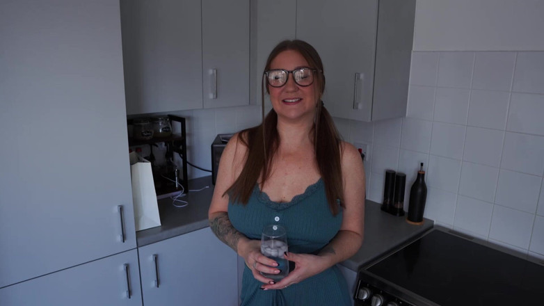 Harley Taboo: Sotva legální krása HD