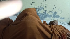 MHM: सौतेला भाई अपनी सौतेली बहन को आश्वस्त करता है और फिर उसकी जोरदार चुदाई करता है
