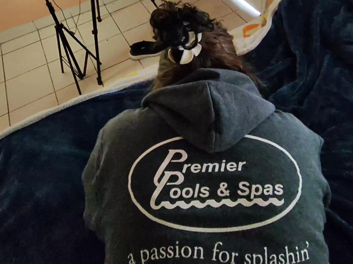 Moo DBOXXX: beni penisin lütfen ve hızlı! Olgun spor salonuyla seks yapıyorum.
