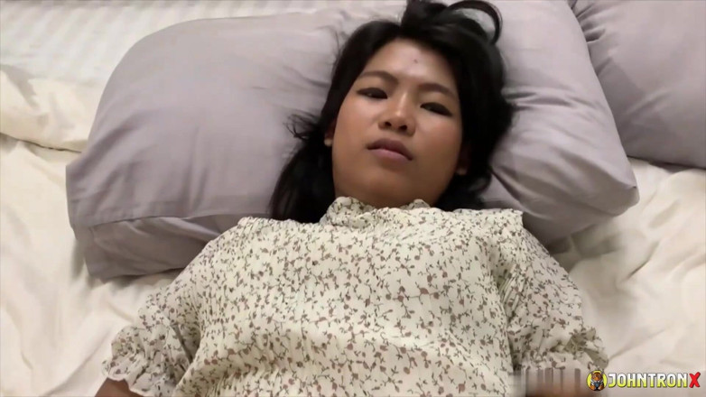 John Tron X: Johntronx - Amatur Asia comel dalam pakaian putih dikongkek keras