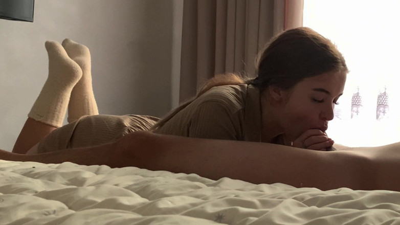 xKeryB: Чудесный минет от этой симпатичной и горячей крошки