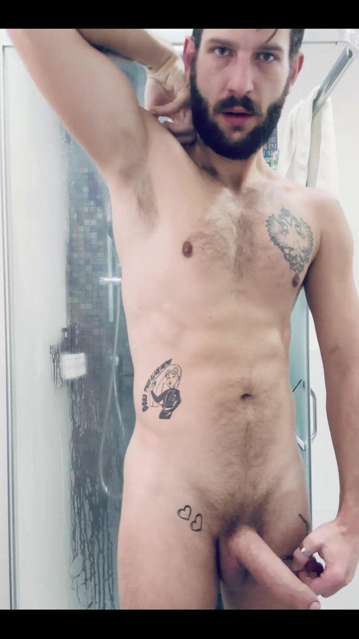 BohemianBoy: V-ar plăcea să faceți un duș împreună