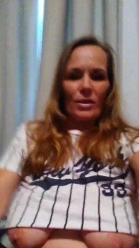 Glückliche MILF montag versucht, etwas arbeit zu bekommen .. Noch kämpfen gegen diese Effinhöhlen-Infektion
