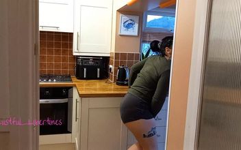 Desperate to Pee and All Bathrooms Occupied